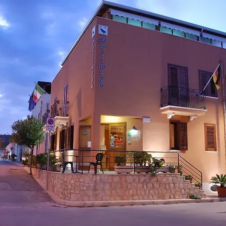 Halimeda Hotel 2*